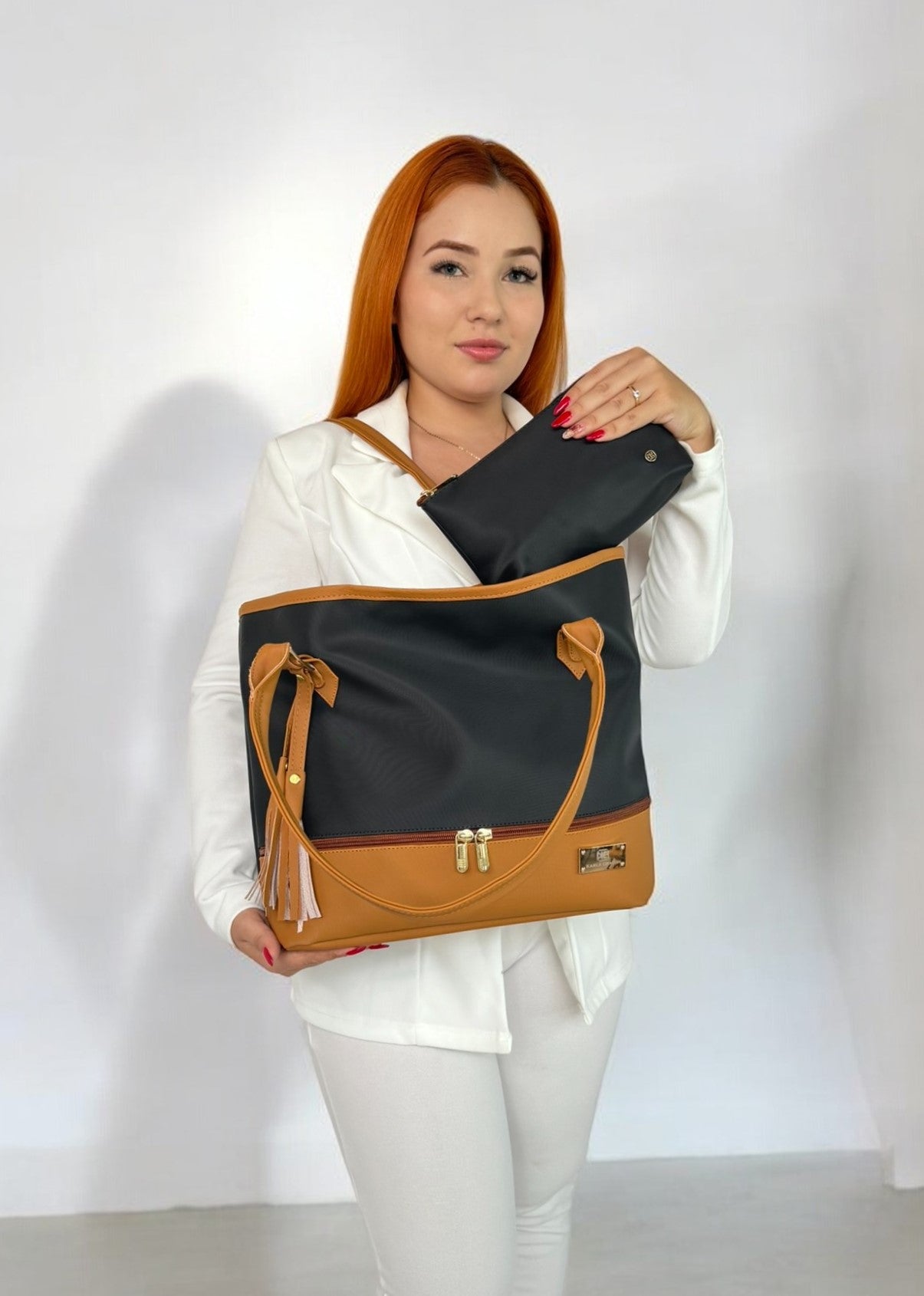 Bolso De Hombro con Cosmetiquera Asia Negro